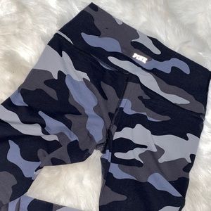 Black camo leggings